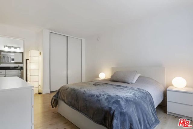 525 N Sycamore Avenue, Los Angeles CA: https://media.crmls.org/mediaz/1a8fde08-e701-4c81-a764-762a3fe5ca2c.jpg