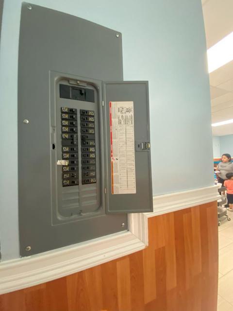 1616 International Boulevard, Oakland CA: https://media.crmls.org/mediaz/1a900093-7ee7-4136-9a61-ce586c831eb7.jpg