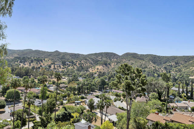 9999 Wornom Avenue, Sunland CA: https://media.crmls.org/mediaz/1a91259f-3fc5-4224-90cc-ae6c7a5d2c42.jpg
