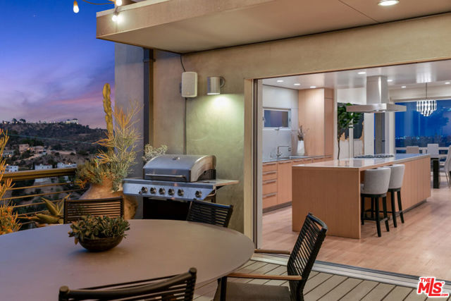 2742 Creston Drive, Los Angeles CA: https://media.crmls.org/mediaz/1a91e7fa-9b2d-4377-b8a4-a9cb5ee5e05e.jpg