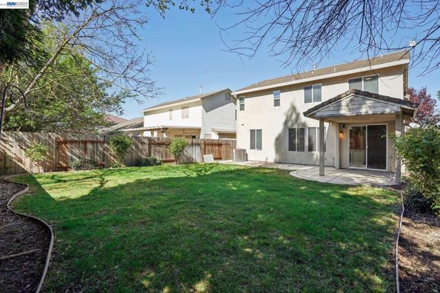 4902 Alterra Way, Sacramento CA: https://media.crmls.org/mediaz/1a926152-86ed-46af-b65f-308ae4edce29.jpg