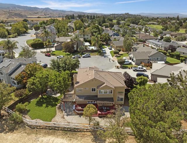 310 Bonnie Lane, Hollister CA: https://media.crmls.org/mediaz/1a92c57c-84c2-48f9-94fc-041968b4a148.jpg