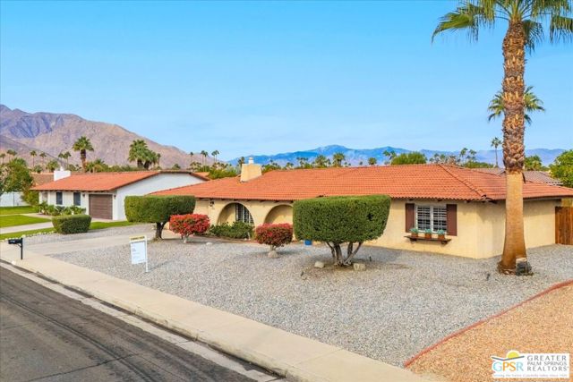 2250 Tamarisk Road, Palm Springs CA: https://media.crmls.org/mediaz/1a9328a5-2758-4813-bbb4-b28155f4155a.jpg