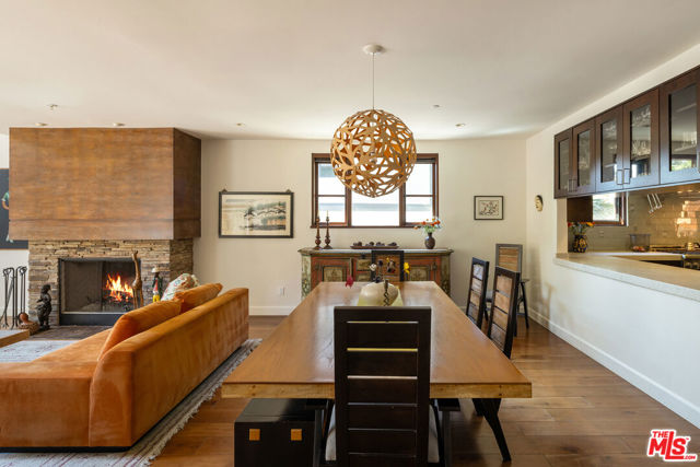 2669 Harlesden Court, Los Angeles CA: https://media.crmls.org/mediaz/1a9363bc-74f5-4d7b-a756-cf632fe86910.jpg