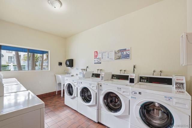 8310 Regents Rd, San Diego CA: https://media.crmls.org/mediaz/1a93c4cc-4cfc-458f-8f17-ba7a3f4dd3ba.jpg