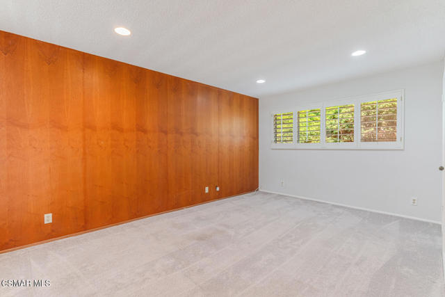 18854 Edleen Drive, Tarzana CA: https://media.crmls.org/mediaz/1a93ffec-107e-4910-a971-c9fd34ec5853.jpg