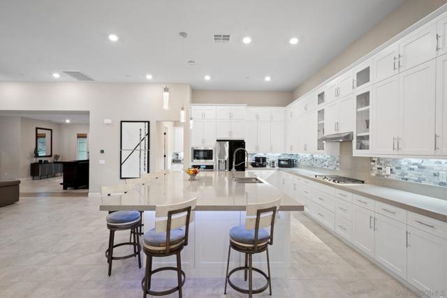 21992 Wilgen Rd, Escondido CA: https://media.crmls.org/mediaz/1a9420d1-8b43-4494-a903-6d7fe0679f78.jpg