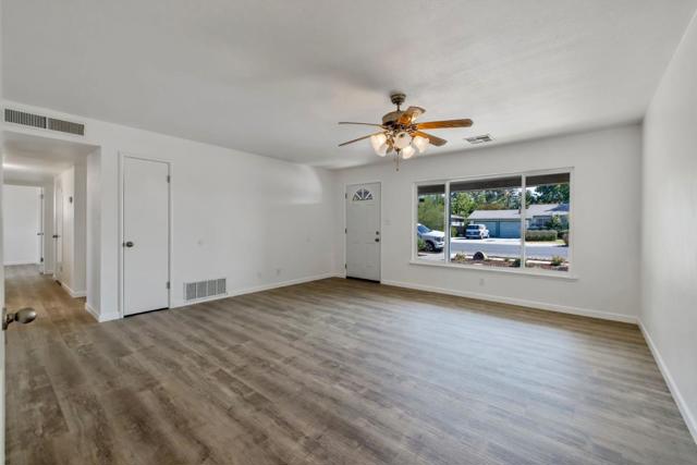 384 E Gail Avenue, Tulare CA: https://media.crmls.org/mediaz/1a946128-140c-4dd4-84c3-4138f59778cb.jpg