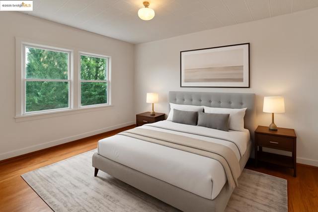 536 Pomona Ave, Albany CA: https://media.crmls.org/mediaz/1a956cc3-eb51-440d-ac21-f002af1ebdbd.jpg