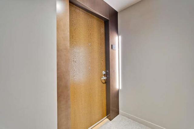 815 Tennessee Street, San Francisco CA: https://media.crmls.org/mediaz/1a960f21-d426-4452-ae9c-ede7ab341bcd.jpg