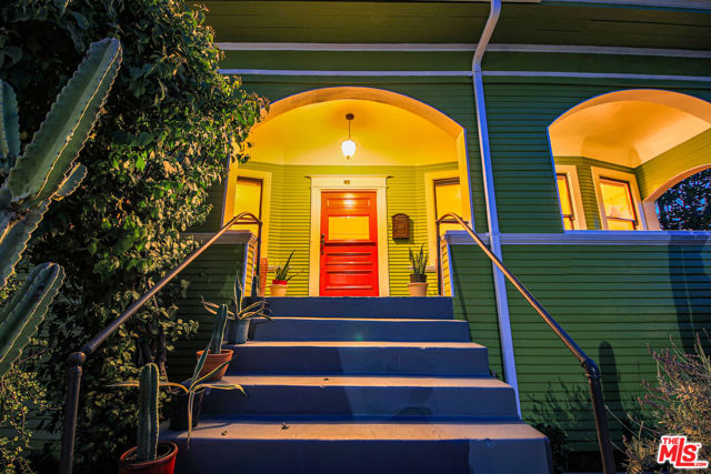 132 N Avenue 57, Los Angeles CA: https://media.crmls.org/mediaz/1a963651-64f7-414b-a0f6-e0c8000fec93.jpg