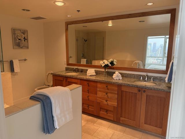 700 W Harbor, San Diego CA: https://media.crmls.org/mediaz/1a97252b-b57d-4b0f-8c24-e00d181c8fe1.jpg