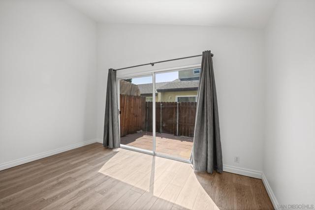 593 Parkview Dr, Lake Elsinore CA: https://media.crmls.org/mediaz/1a9791ff-4476-448d-b227-aecafae66dfe.jpg