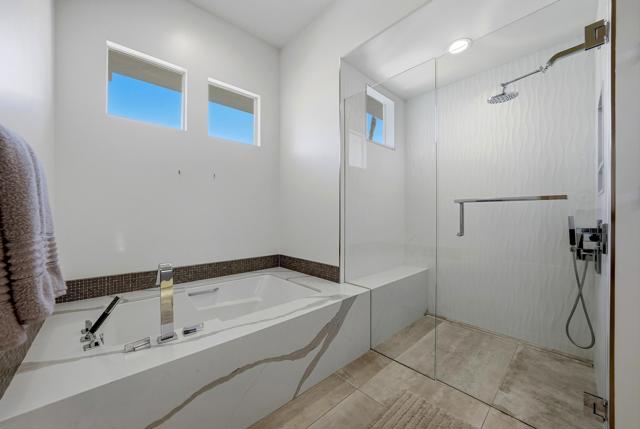 469 White Horse Trail, Palm Desert, CA 92211