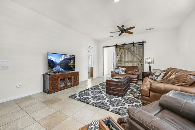 40752 Calle Guapo, Indio CA: https://media.crmls.org/mediaz/1a980a59-d0da-44b2-9f28-7fe728a2be58.jpg