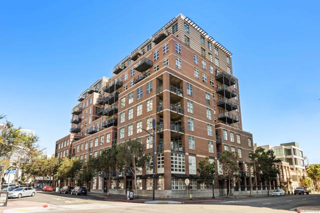 877 Island Avenue, San Diego CA: https://media.crmls.org/mediaz/1a9837c3-b7b3-496e-91a8-ea466947e27e.jpg