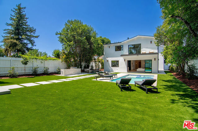 22616 Hatteras Street, Woodland Hills CA: https://media.crmls.org/mediaz/1a990caf-2ece-4055-9262-ae80805ea0b8.jpg