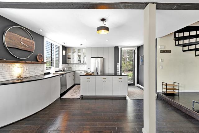 675 S. Sierra Ave, Solana Beach CA: https://media.crmls.org/mediaz/1a994e8d-a2ca-41c2-a317-7589fbd0f7ef.jpg