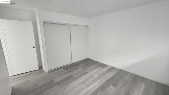 9220 Bancroft Ave, Oakland CA: https://media.crmls.org/mediaz/1a996cae-c412-45cd-9981-ba5595243a28.jpg