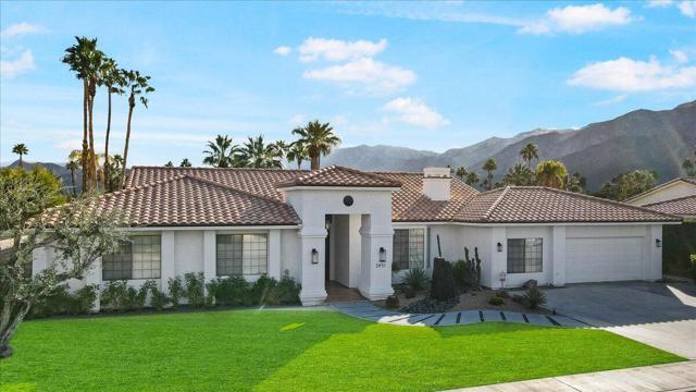 2451 Quincy Way, Palm Springs CA: https://media.crmls.org/mediaz/1a9a634b-9351-42cf-9bbe-d9aafa82bb8d.jpg