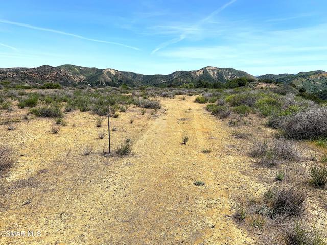 29266 Wagon Road, Agoura Hills CA: https://media.crmls.org/mediaz/1a9a859c-d4c7-476d-8e6c-df992794785a.jpg