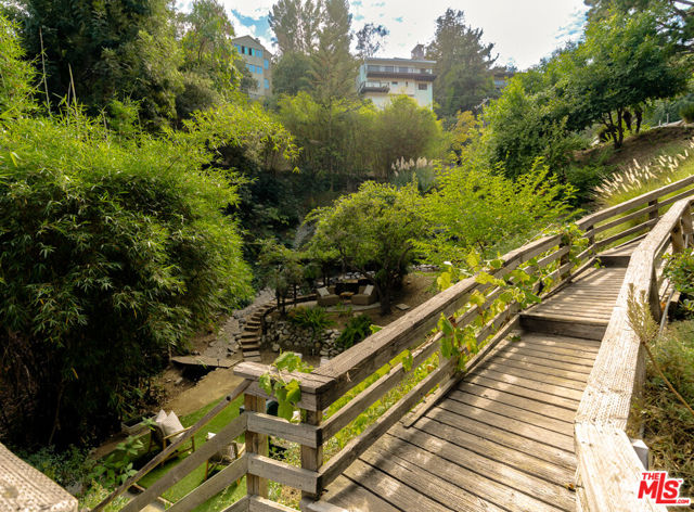 3105 Ledgewood Drive, Los Angeles CA: https://media.crmls.org/mediaz/1a9b5631-a080-48f8-9073-44ff94901791.jpg