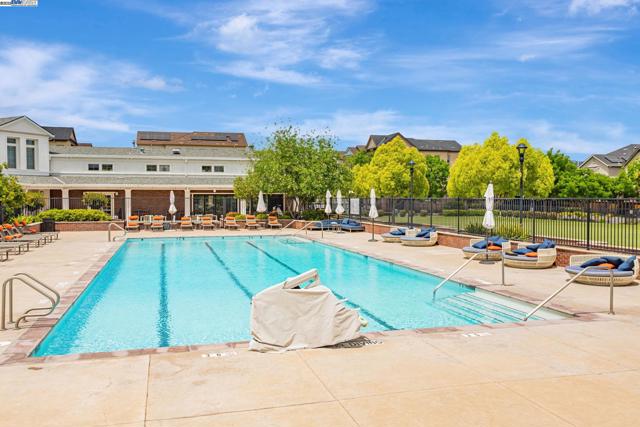 1380 Brookline Loop, Pleasanton CA: https://media.crmls.org/mediaz/1a9c12c4-5ea5-4528-8da5-94d302896fcc.jpg