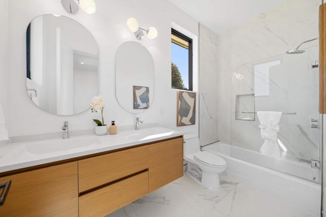 89 Centre Street, Mountain View CA: https://media.crmls.org/mediaz/1a9c52ac-3016-4000-a7ef-456d25b46ea2.jpg