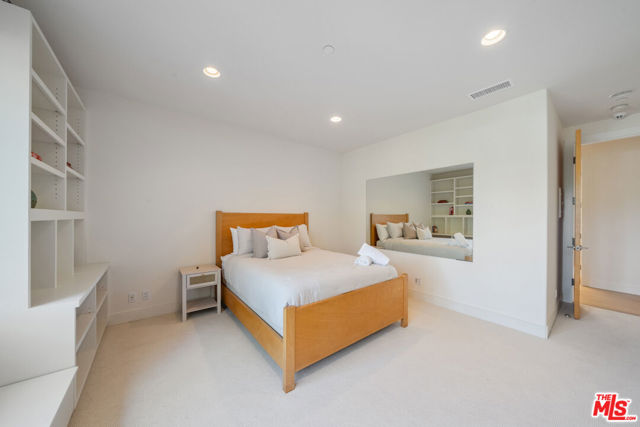 10148 Angelo Circle, Beverly Hills CA: https://media.crmls.org/mediaz/1a9c6962-bf9c-47ef-b4af-59abb8ea22b7.jpg