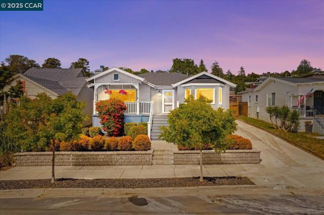 708 Pomona Ave, El Cerrito CA: https://media.crmls.org/mediaz/1a9d54f8-c13a-4c6b-8e2f-e69564932ada.jpg