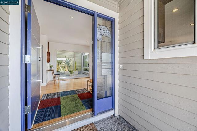 2280 Hastings Dr, Belmont CA: https://media.crmls.org/mediaz/1a9d5abf-b402-4523-a303-141a81ffdd73.jpg