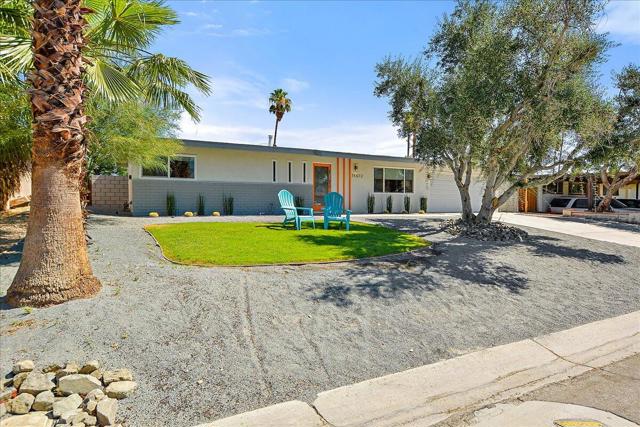 26-Front Yard
