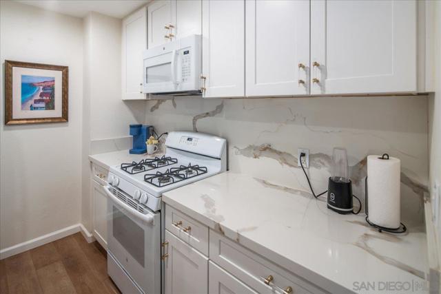 Image 9 of 26 For 1621 Hotel Circle  E125
