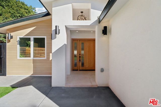 4656 Greenbush Avenue, Sherman Oaks CA: https://media.crmls.org/mediaz/1a9f3153-623d-4759-b249-a6689319e510.jpg