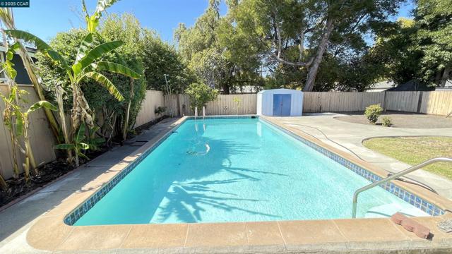 3655 Granzotto Dr, Concord CA: https://media.crmls.org/mediaz/1aa01bc0-a234-4860-b23f-b5640cbc15d3.jpg