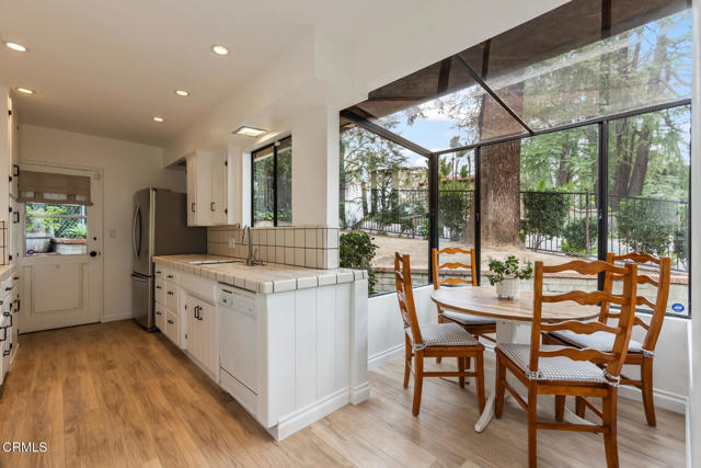 Detail Gallery Image 15 of 44 For 5209 Alta Canyada Rd, La Canada Flintridge,  CA 91011 - 3 Beds | 2 Baths