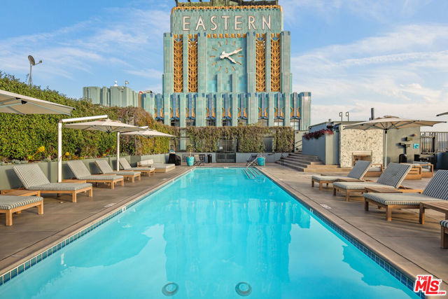849 S Broadway, Los Angeles CA: https://media.crmls.org/mediaz/1aa0c28b-98fa-44f9-b3d1-daa263be702e.jpg