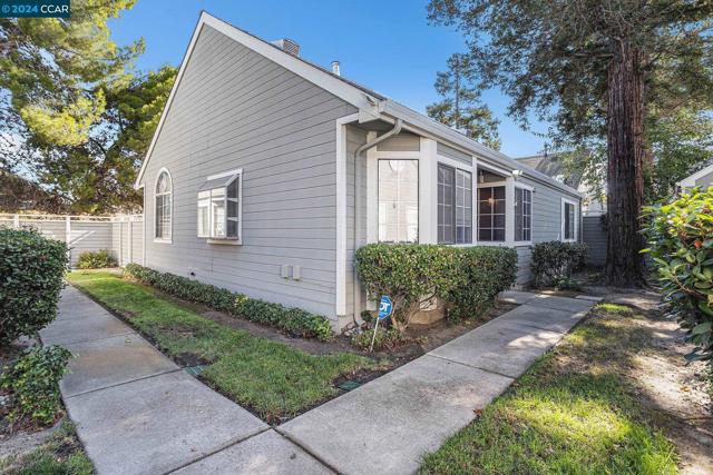 1627 Somerset Place, Antioch, California 94509, 3 Bedrooms Bedrooms, ,2 BathroomsBathrooms,Townhouse,For Sale,Somerset Place,41074671