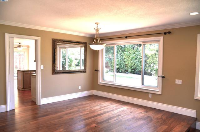 1626 Harlan Dr, Danville CA: https://media.crmls.org/mediaz/1aa103f9-b8c2-43fc-820e-3469be8d9db8.jpg