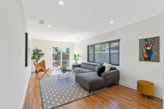 1015 Nolden Street, Highland Park CA: https://media.crmls.org/mediaz/1aa1548a-4fd6-435a-bda8-8a1ec7108e0d.jpg