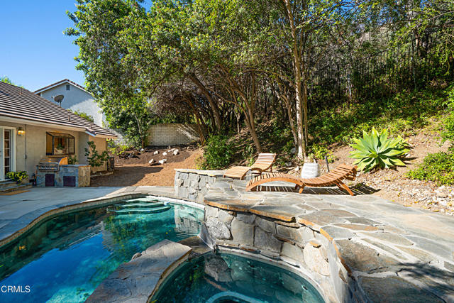 Detail Gallery Image 23 of 26 For 24571 Indian Hill Ln, West Hills,  CA 91307 - 3 Beds | 2 Baths