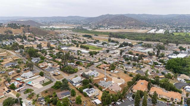 11977 Raceway, Lakeside CA: https://media.crmls.org/mediaz/1aa1e9ba-b252-4922-b557-553ee3a16146.jpg