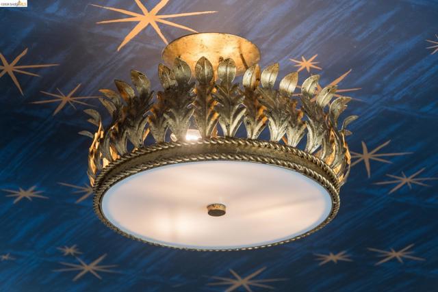 Image 5 of 60 For 906 Paramount Rd