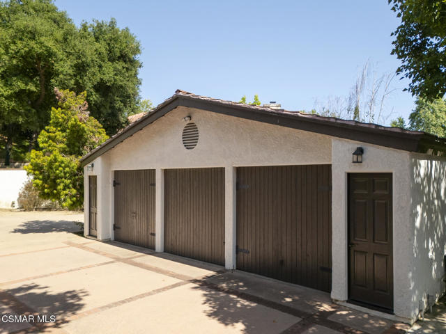 4525 Rayburn Street, Westlake Village CA: https://media.crmls.org/mediaz/1aa24ff8-c8f3-41c3-9547-4a18babf6ab7.jpg