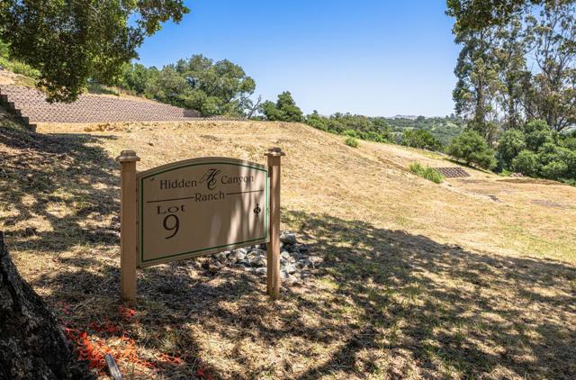 8734 Eagles Roost Road, Salinas CA: https://media.crmls.org/mediaz/1aa3350e-438f-4cce-b4d3-611685f86c1e.jpg