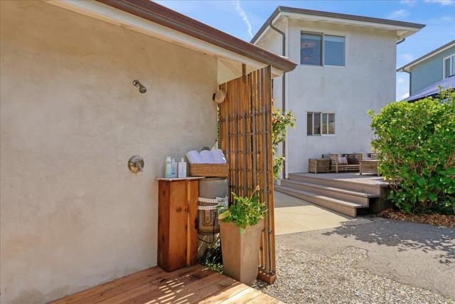 1004 W Cliff Drive, Santa Cruz CA: https://media.crmls.org/mediaz/1aa4121b-64a1-41b6-a6ec-19f69222d58f.jpg