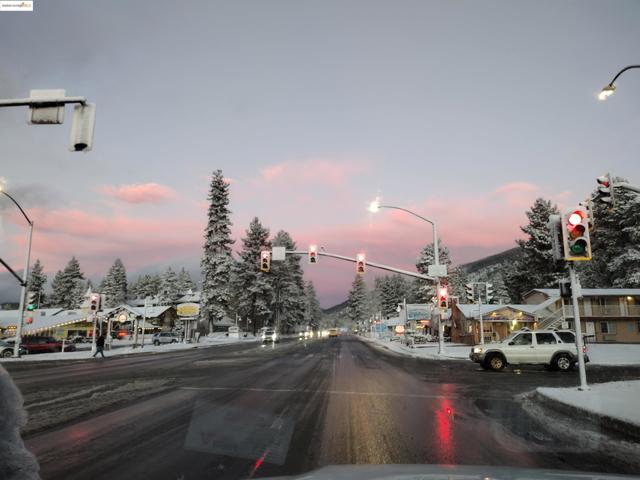 864 San Francisco Ave, South Lake Tahoe CA: https://media.crmls.org/mediaz/1aa4b70f-41bc-429f-af03-6318e4cf35a4.jpg