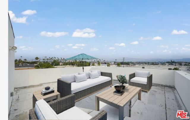 4537 W 16th Pl #4539, Los Angeles, CA 90019