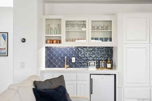 4474 Niagara Ave, San Diego CA: https://media.crmls.org/mediaz/1aa5f897-de13-480b-8697-0872f4e875ad.jpg