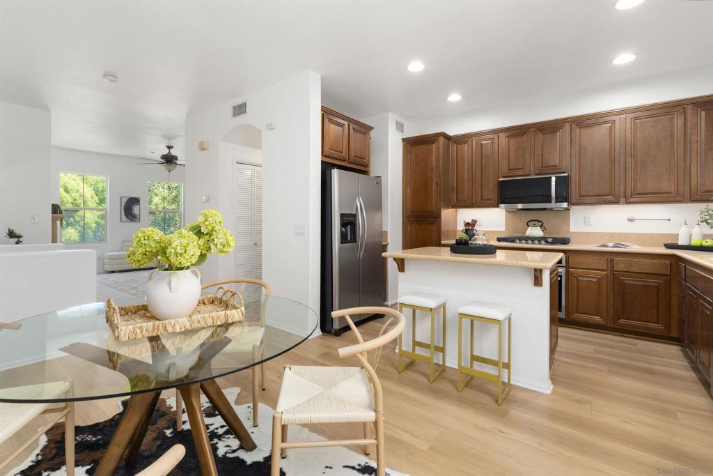 MLS #250031902SD img 24